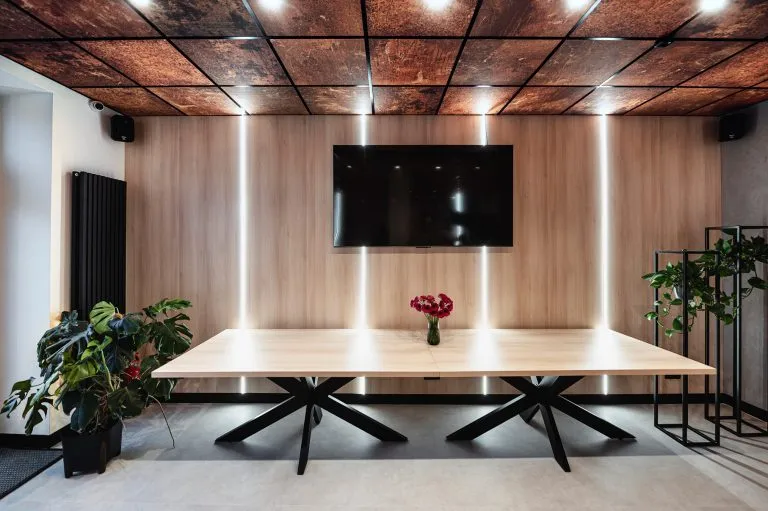 Apartament vs hotel co lepsze na spotkanie biznesowe